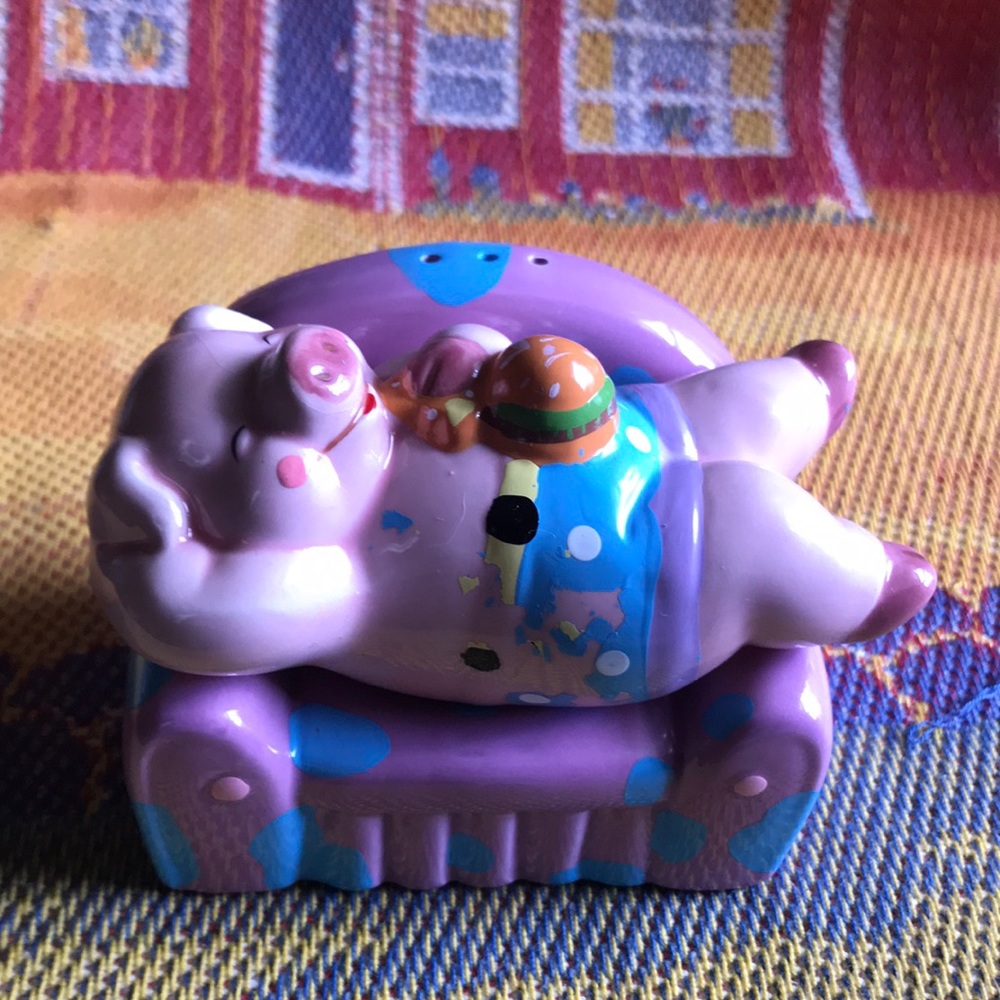 Russ Berrie  Salt and Pepper Pig on Couch